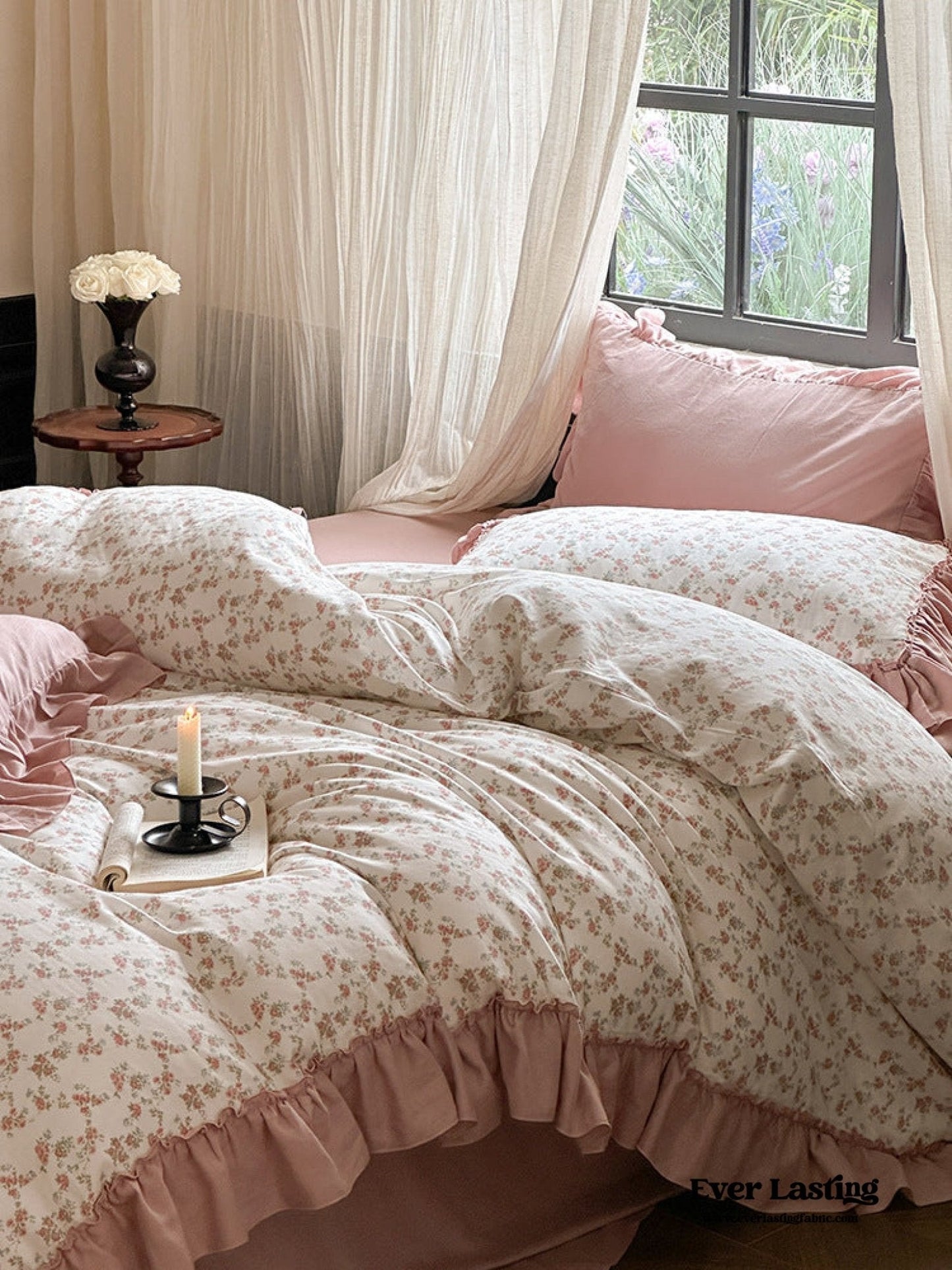 Vivienne Floral Double Gauze Bedding Set / Maroon Red