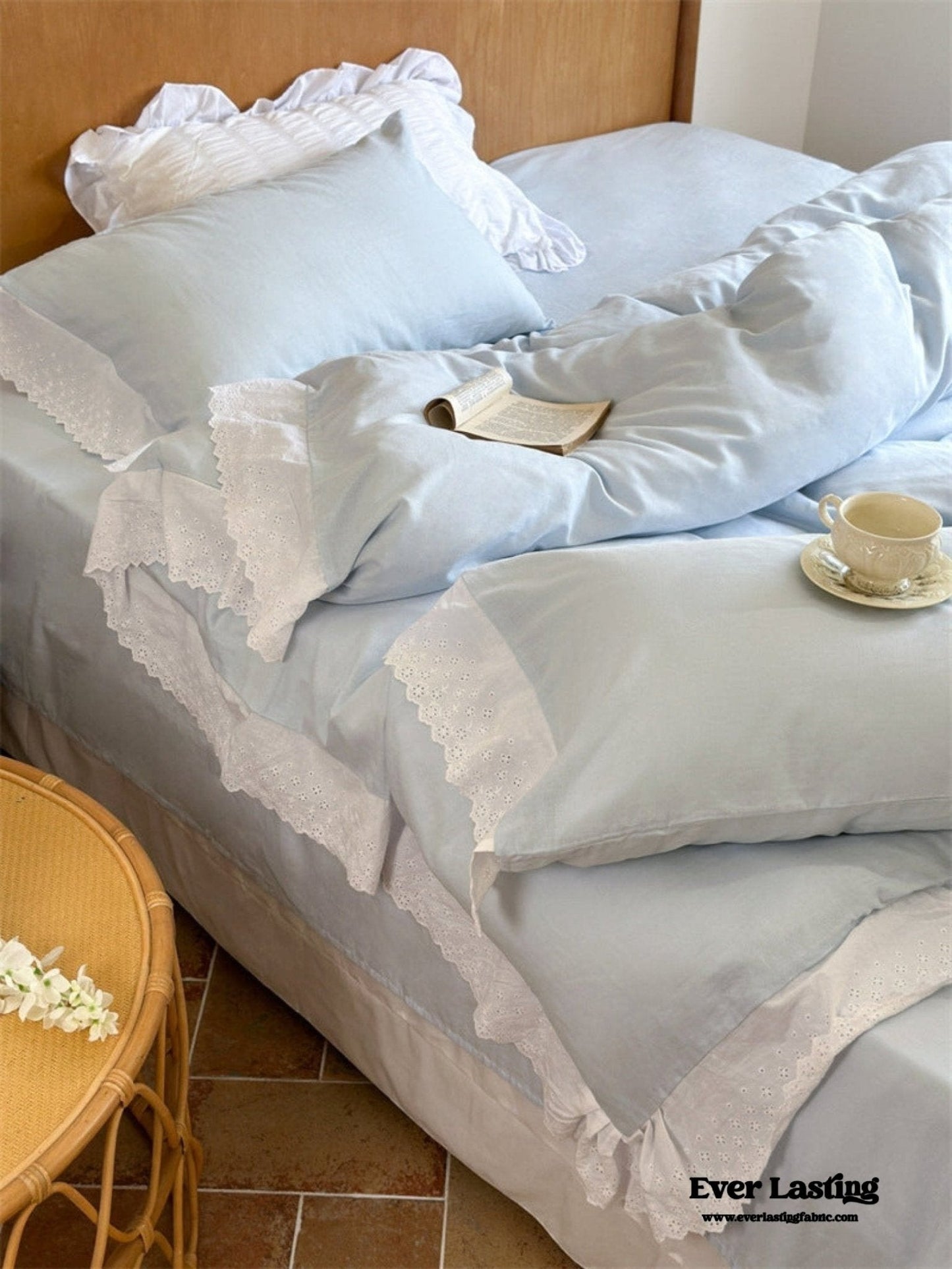 White Ruffle Lace Bedding Set / Purple